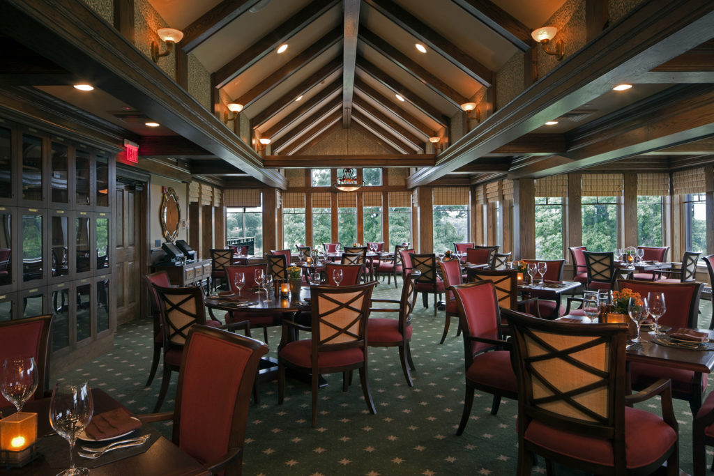 Casual Dining Facility at St. Clair Country Club
